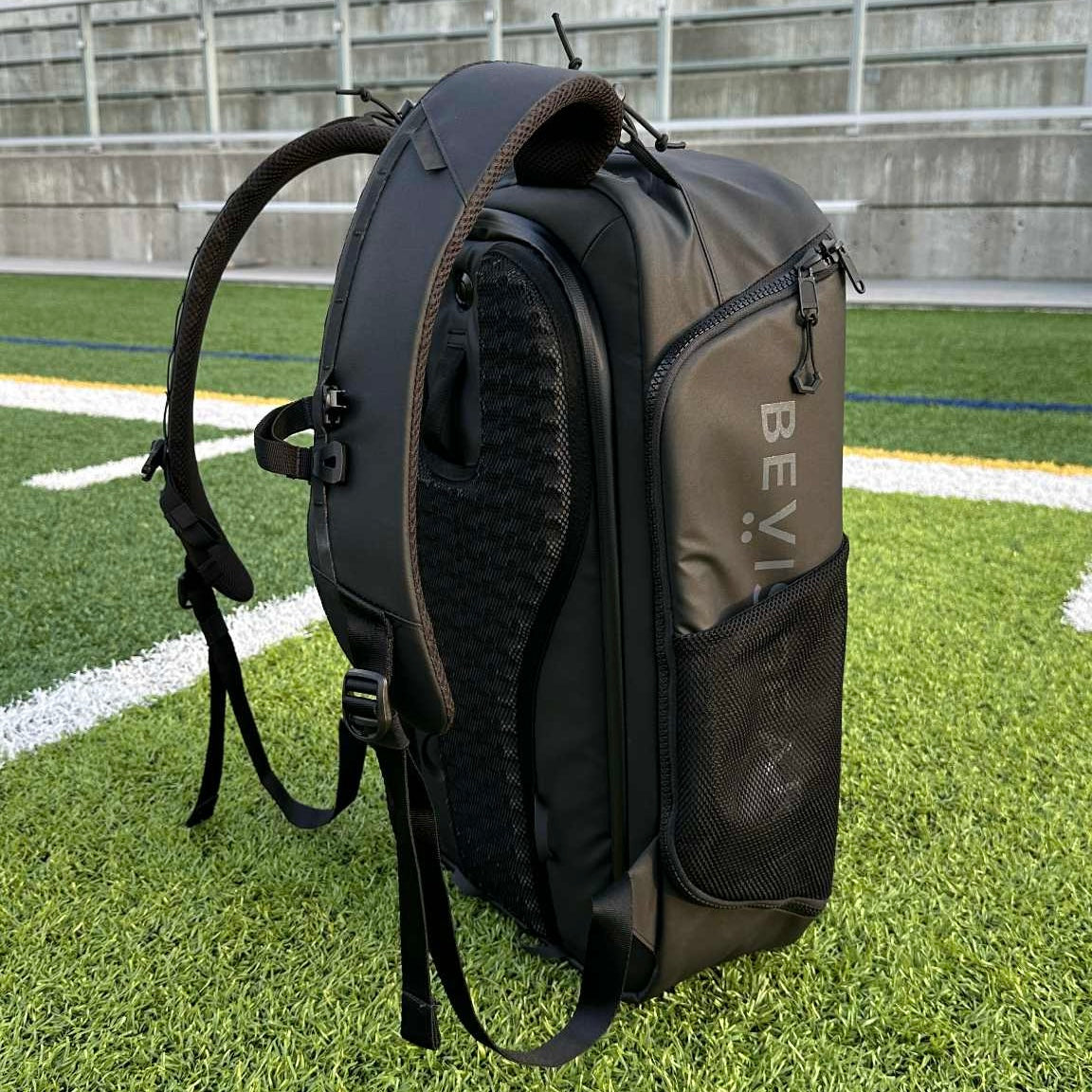NEW! 31L PUSH BUTTON BACKPACK NEW! 31L PUSH BUTTON BACKPACK